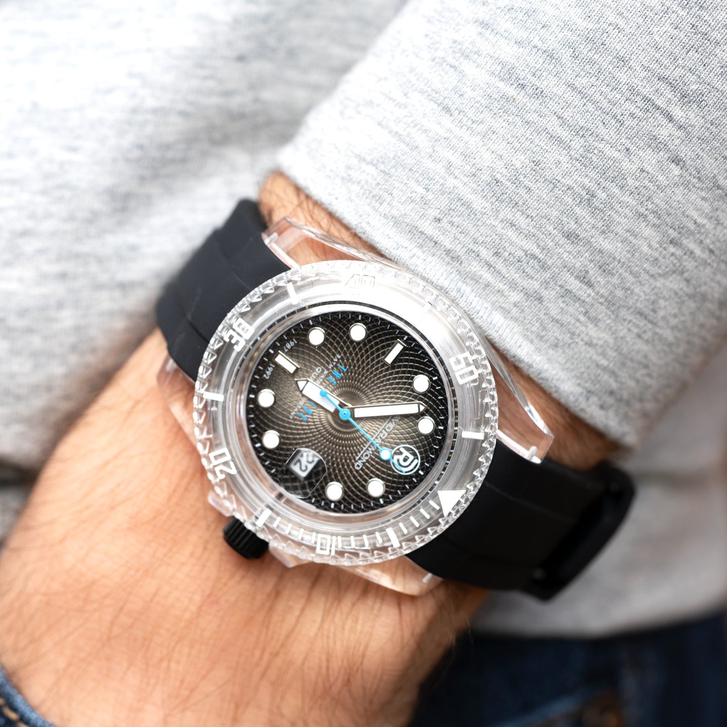 THE PULSE / Black